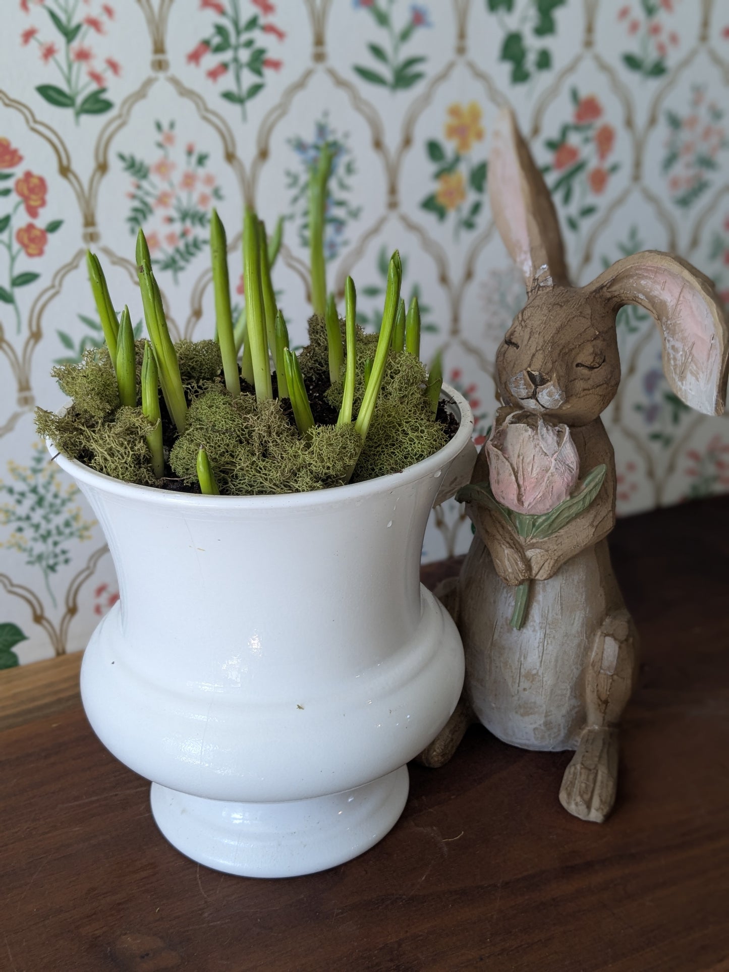 White Vase with white Grape Hyacinth